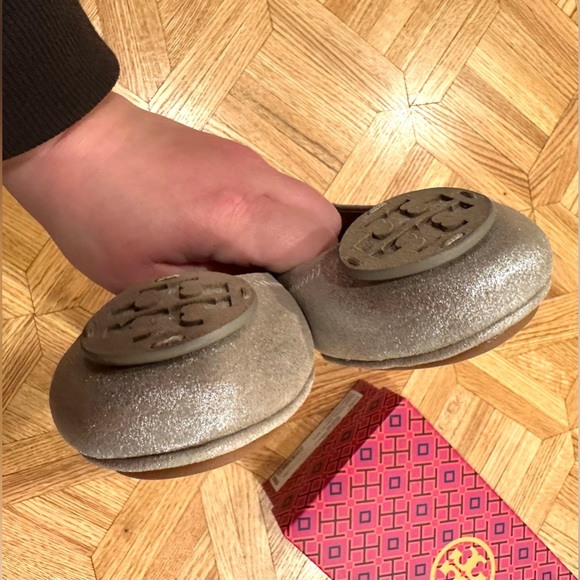 NWT Tory Burch Metallic Suede Travel Flats - Picture 14 of 14